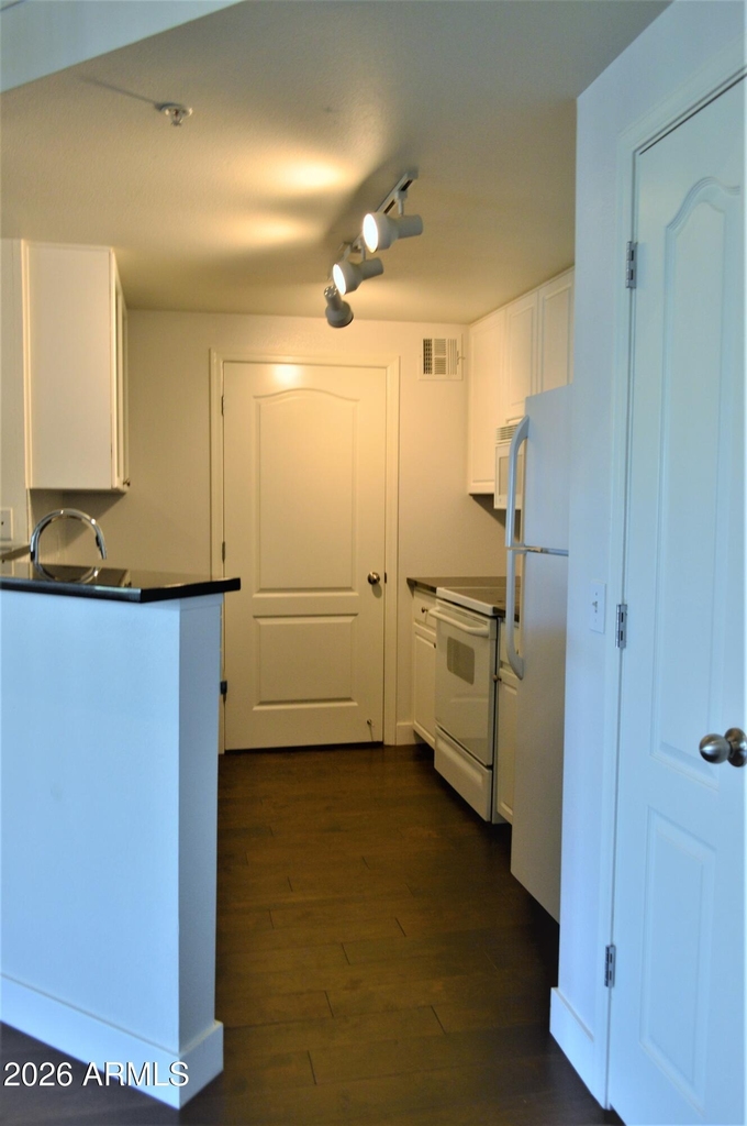 1701 E Colter Street - Photo 2