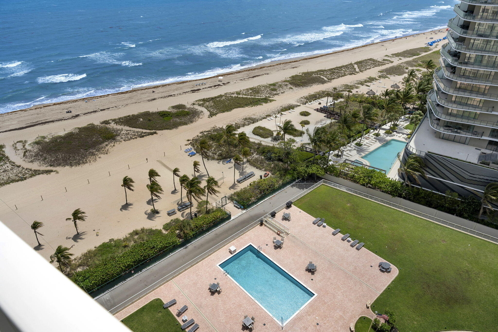 750 N Ocean Boulevard - Photo 0