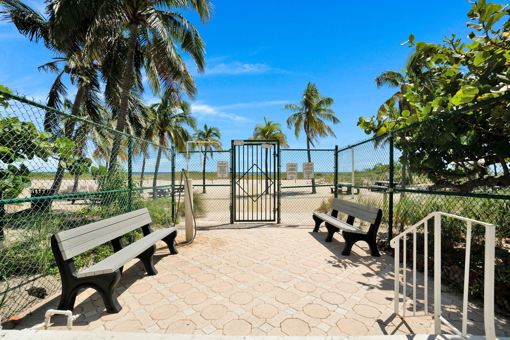 750 N Ocean Boulevard - Photo 50