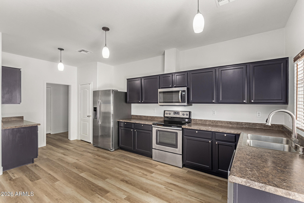 7007 W Mercer Lane - Photo 6