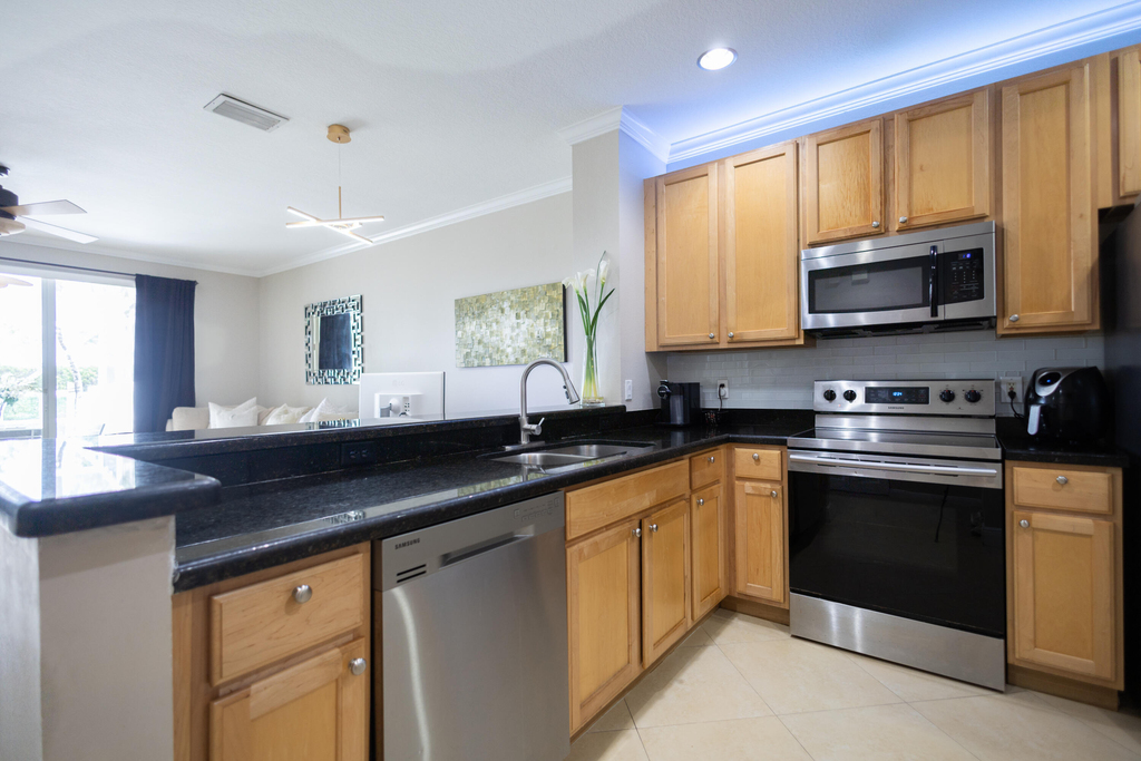 8115 Bellagio Lane - Photo 4