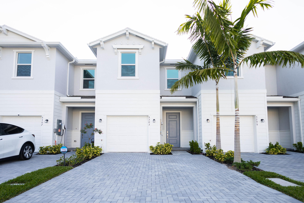 5303 Flannigan Way - Photo 0