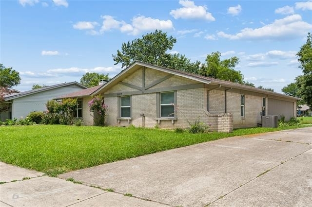 5517 Castleview Lane - Photo 1
