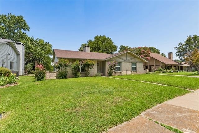 5517 Castleview Lane - Photo 2