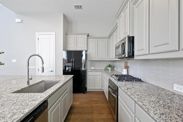727 Waterbrook Parkway - Photo 2