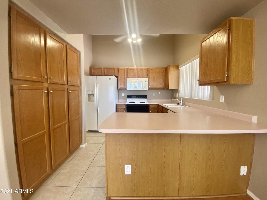 14562 W Moccasin Trail - Photo 6