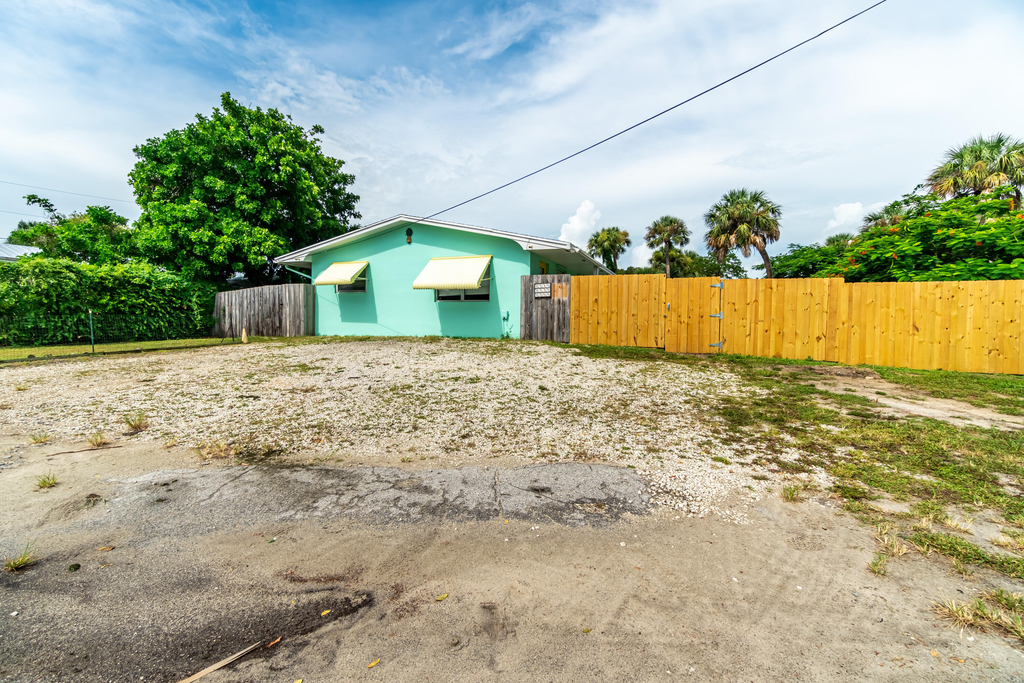 2546 Ne Hickory Avenue - Photo 3