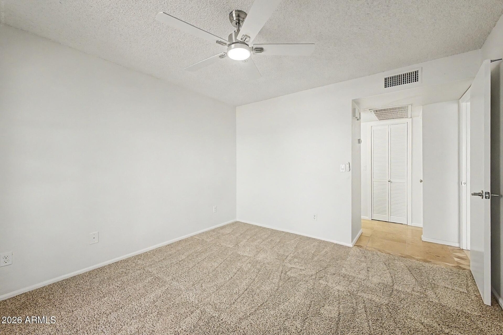 10610 S 48th Street - Photo 14