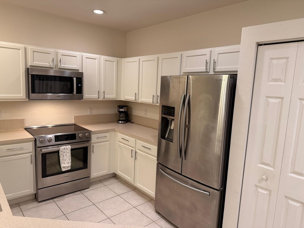 13428 Georgian Court - Photo 6