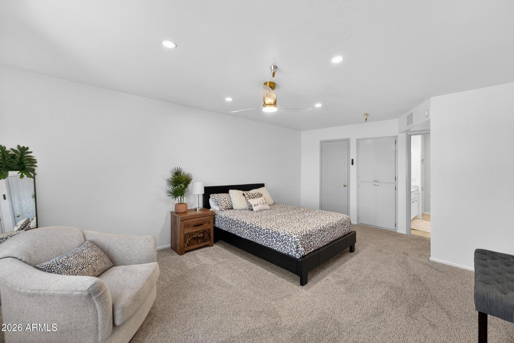 425 S Parkcrest Drive - Photo 11