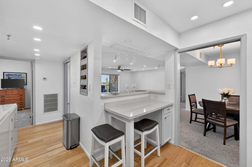 425 S Parkcrest Drive - Photo 4