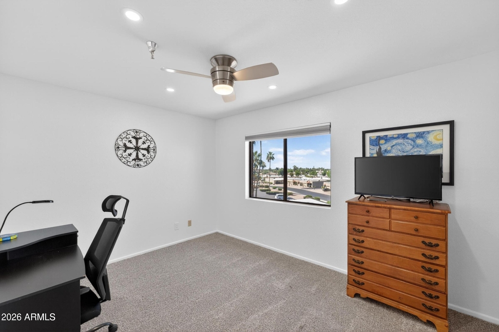 425 S Parkcrest Drive - Photo 14