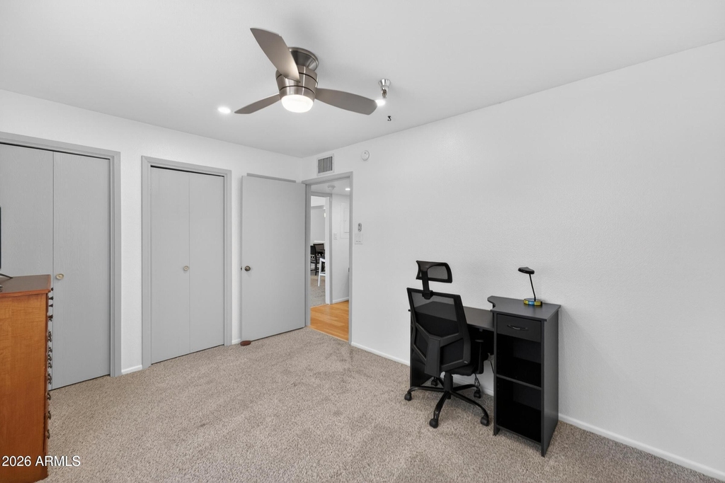 425 S Parkcrest Drive - Photo 15