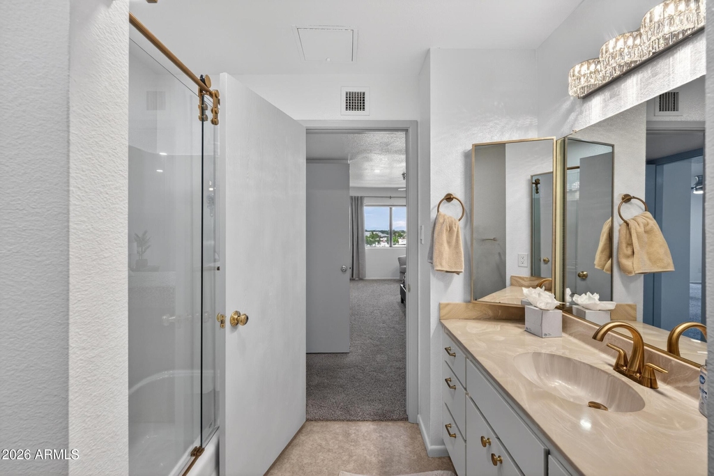 425 S Parkcrest Drive - Photo 13