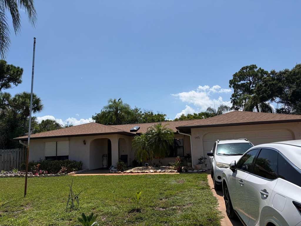145 Se Fallon Drive - Photo 0