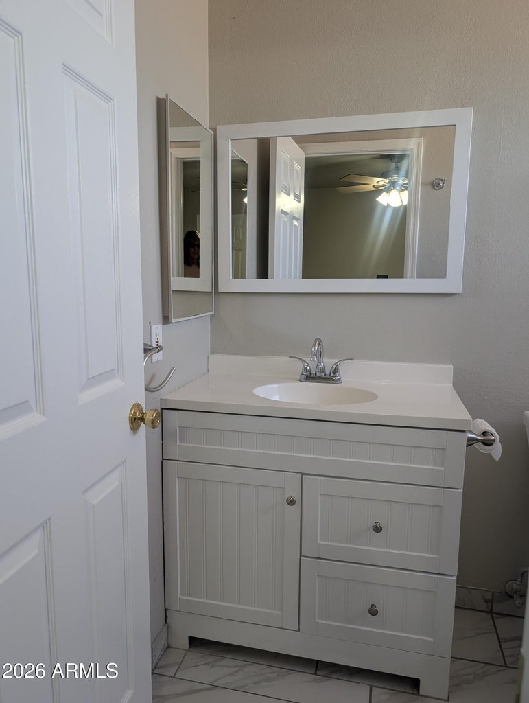 820 W University Drive - Photo 4