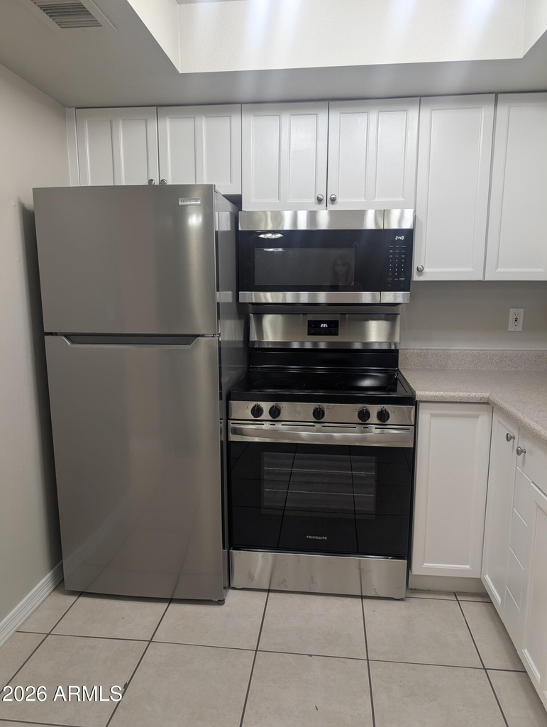 820 W University Drive - Photo 1