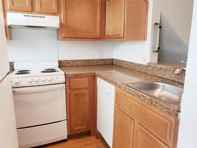 1901 N Fitzhugh Avenue - Photo 5
