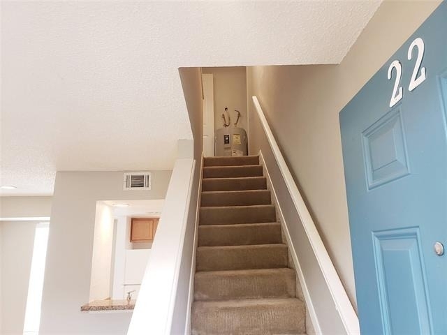 1901 N Fitzhugh Avenue - Photo 1