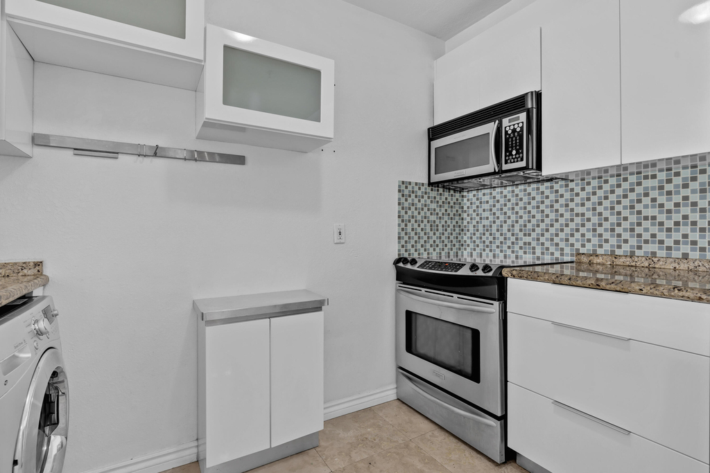 677 Ne 24th Street - Photo 5