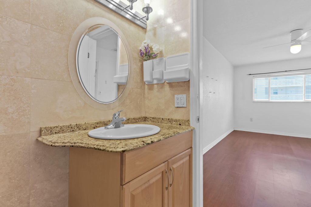 677 Ne 24th Street - Photo 15