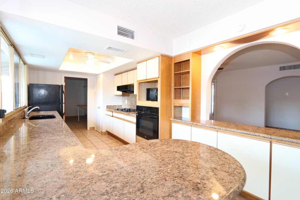 1910 E Manhatton Drive - Photo 3