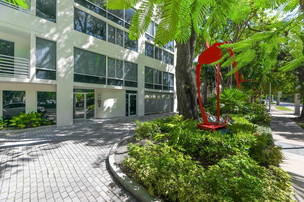 2100 Brickell Avenue - Photo 4