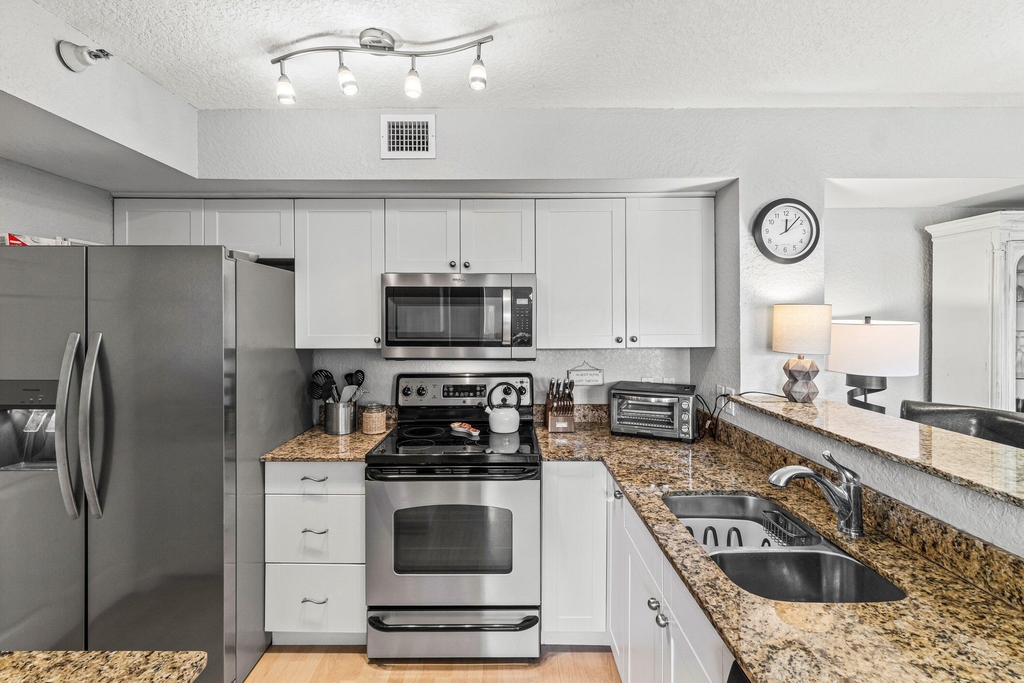145 Yacht Club Way - Photo 10