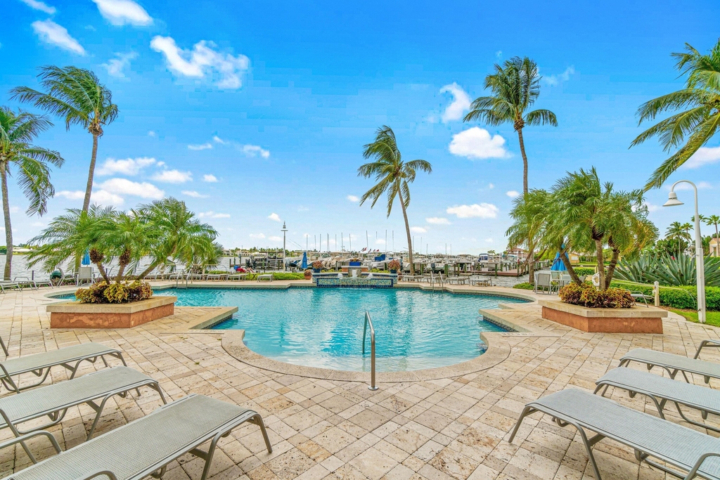 145 Yacht Club Way - Photo 30