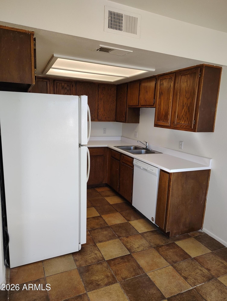 2560 S Yavapai Road - Photo 6