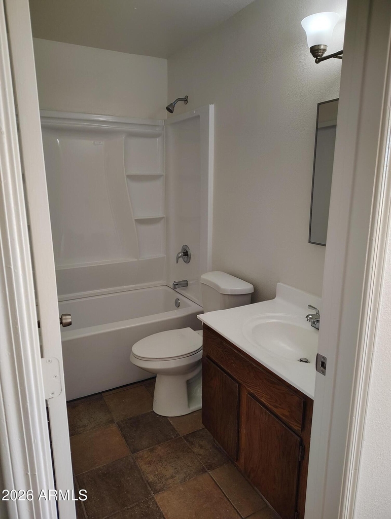 2560 S Yavapai Road - Photo 0