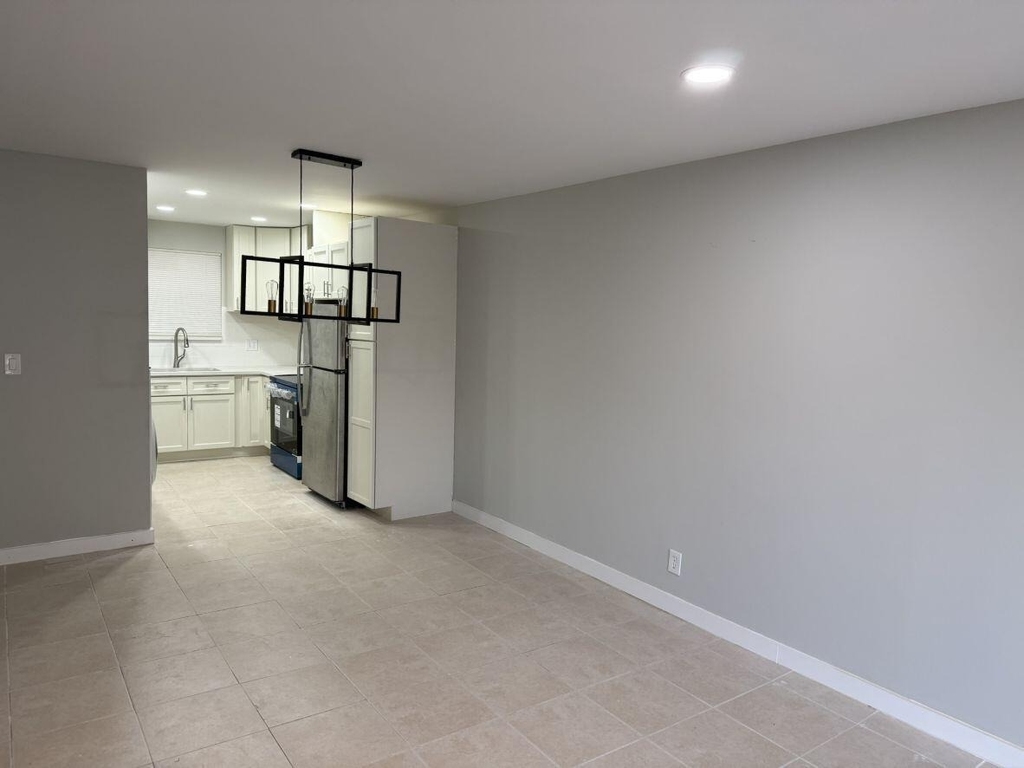 2810 Riverside Drive - Photo 3