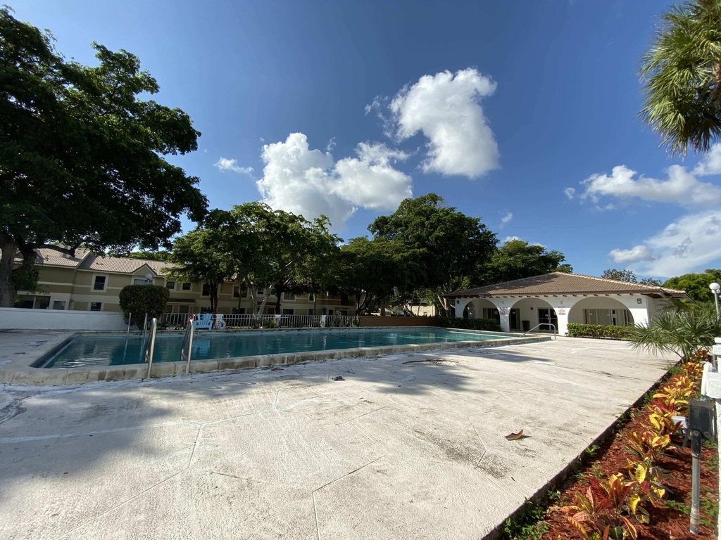 2810 Riverside Drive - Photo 11