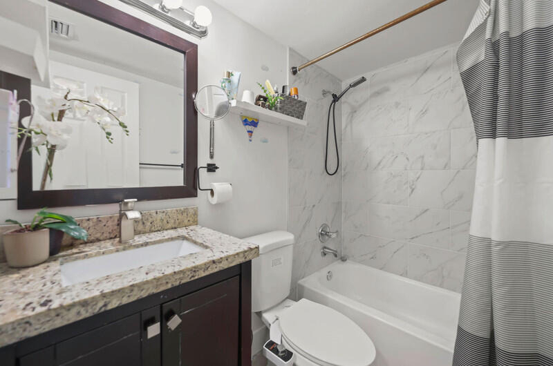 8421 Forest Hills Drive - Photo 17