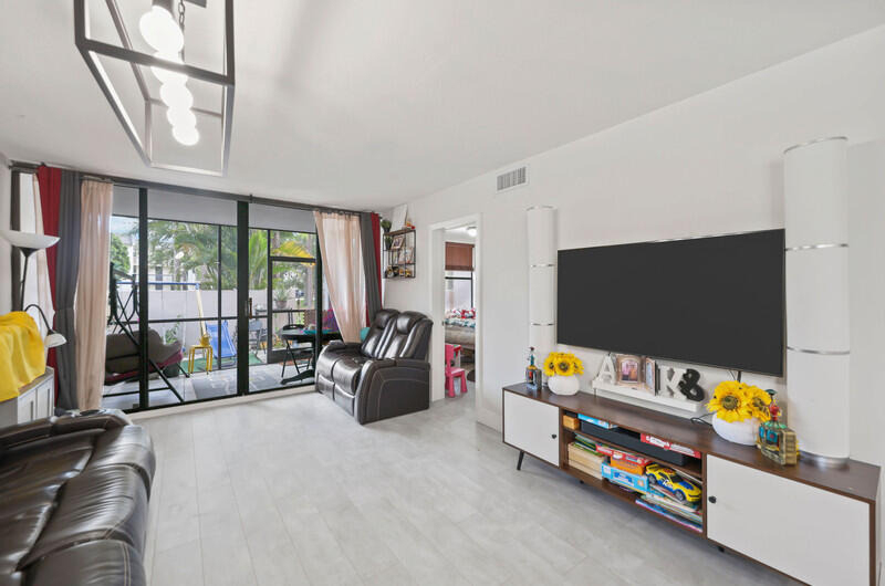 8421 Forest Hills Drive - Photo 13