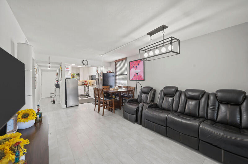 8421 Forest Hills Drive - Photo 10
