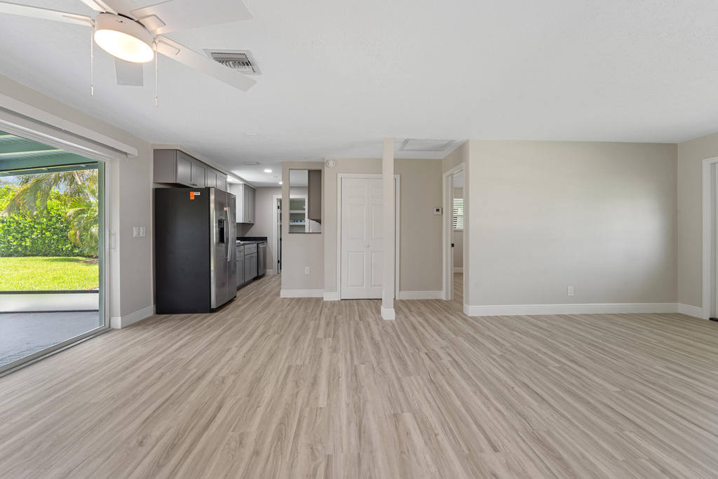 204 Circle E - Photo 26