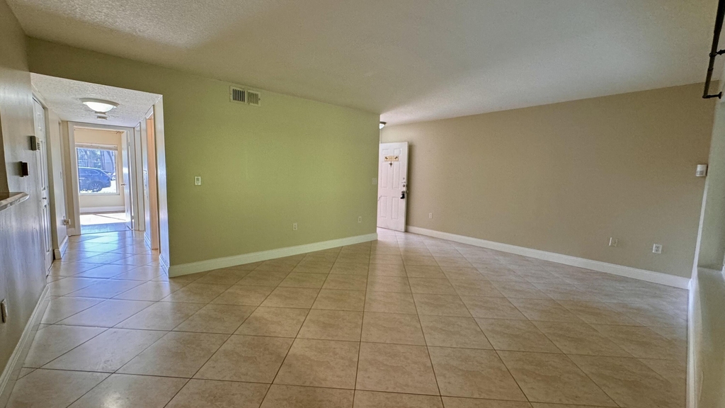 815 W Boynton Beach Boulevard - Photo 20