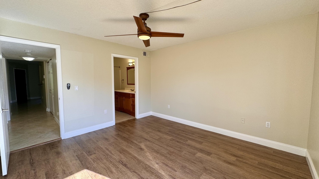 815 W Boynton Beach Boulevard - Photo 11