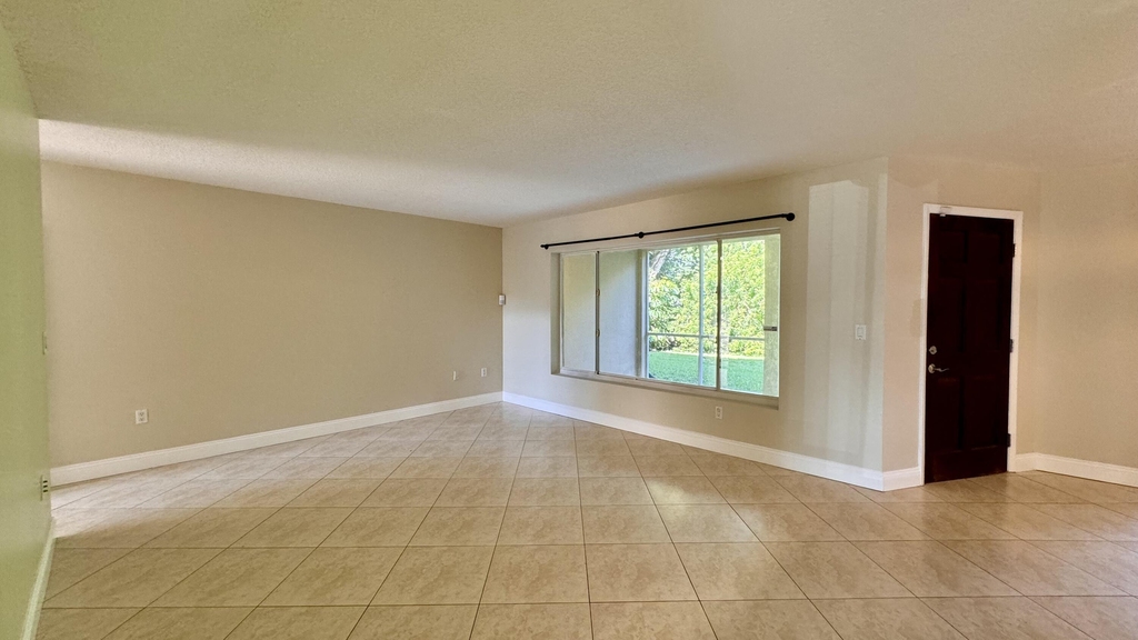 815 W Boynton Beach Boulevard - Photo 6