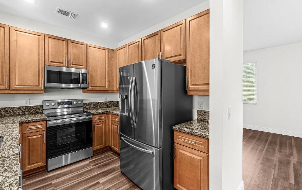 536 N West 39th Circle - Photo 1