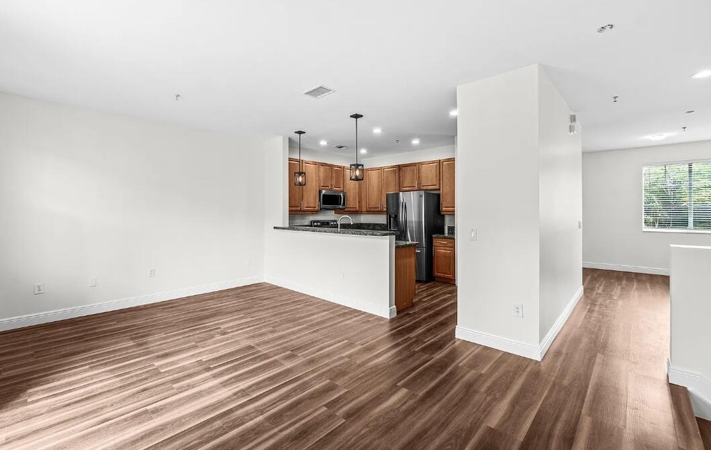 536 N West 39th Circle - Photo 2