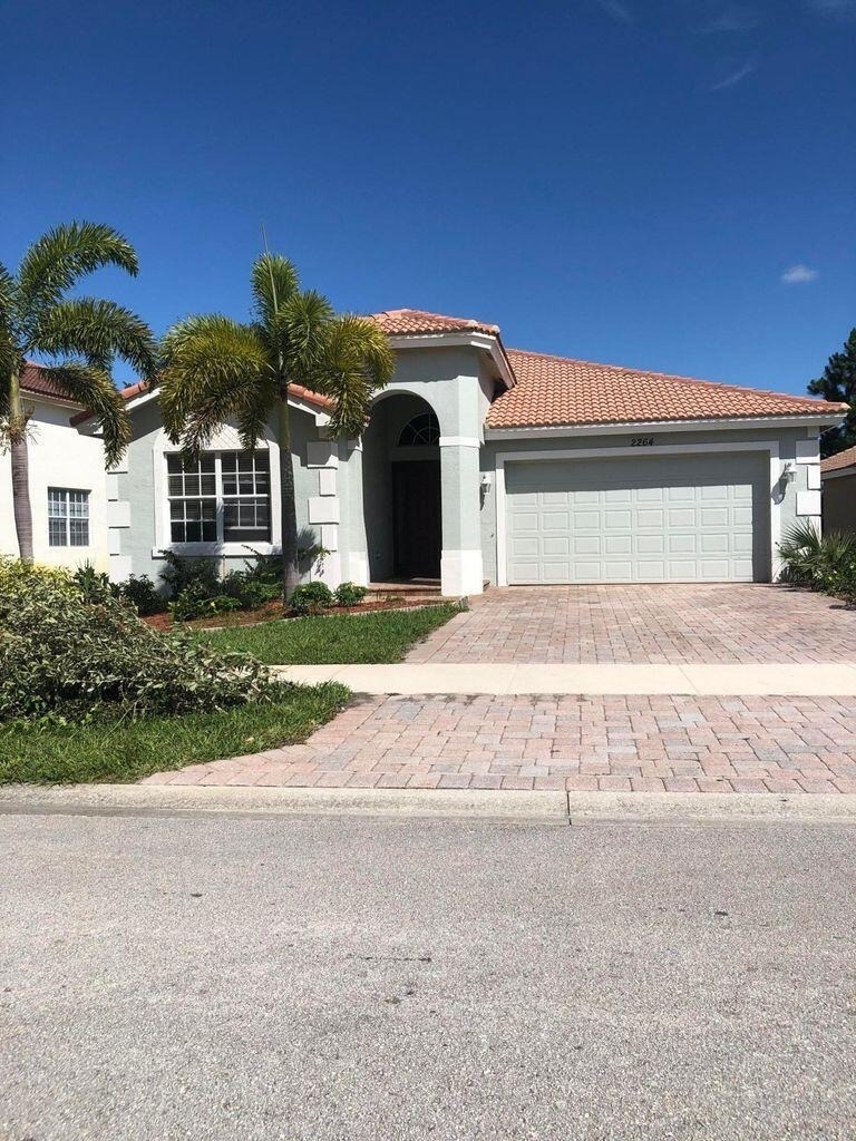 2264 Newport Isles Boulevard - Photo 0