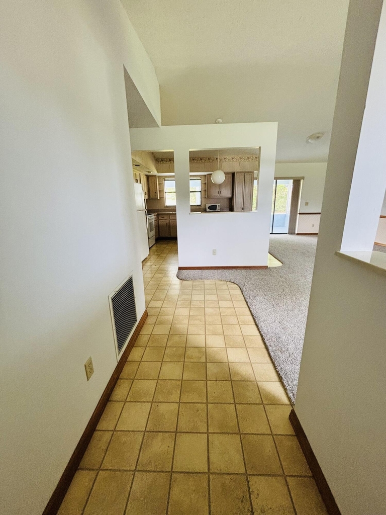 337 Nw Tyler Avenue - Photo 4