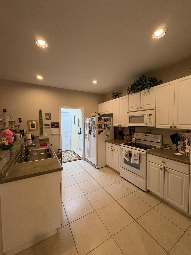 1868 S Dovetail Drive - Photo 3