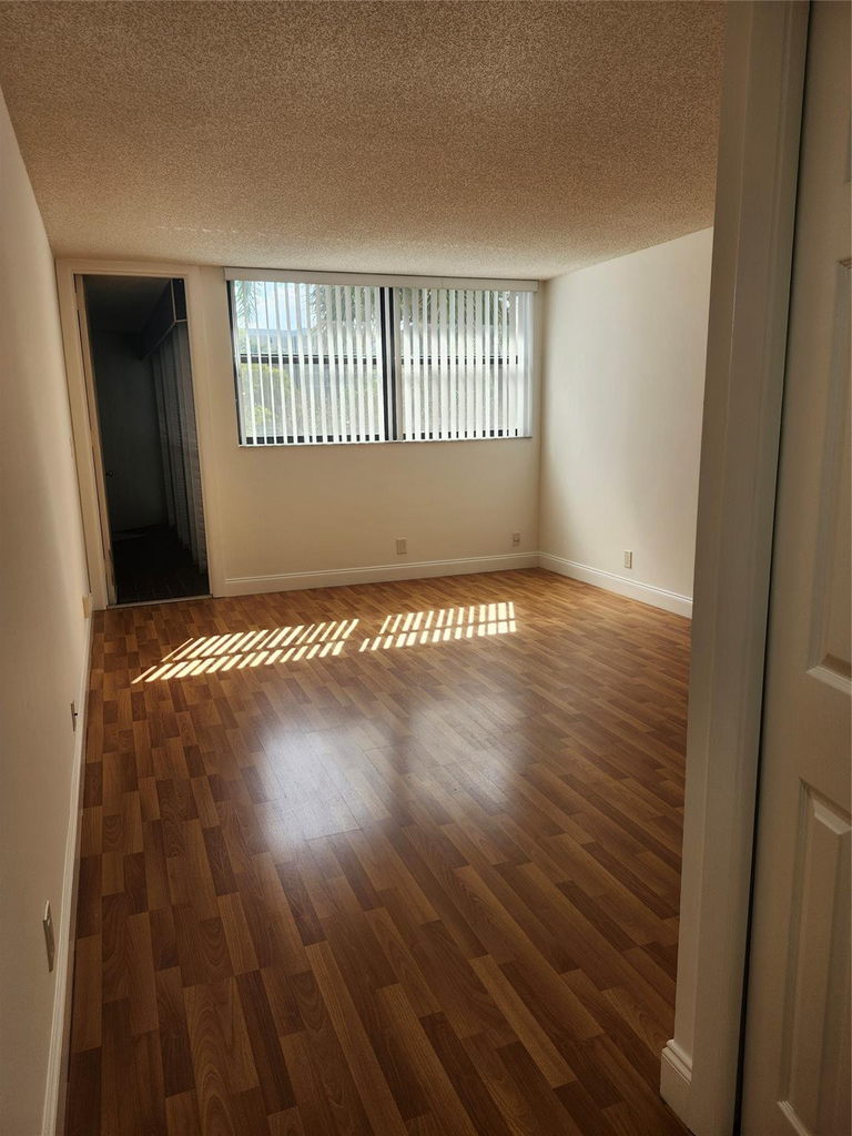 16251 Golf Club Road - Photo 16