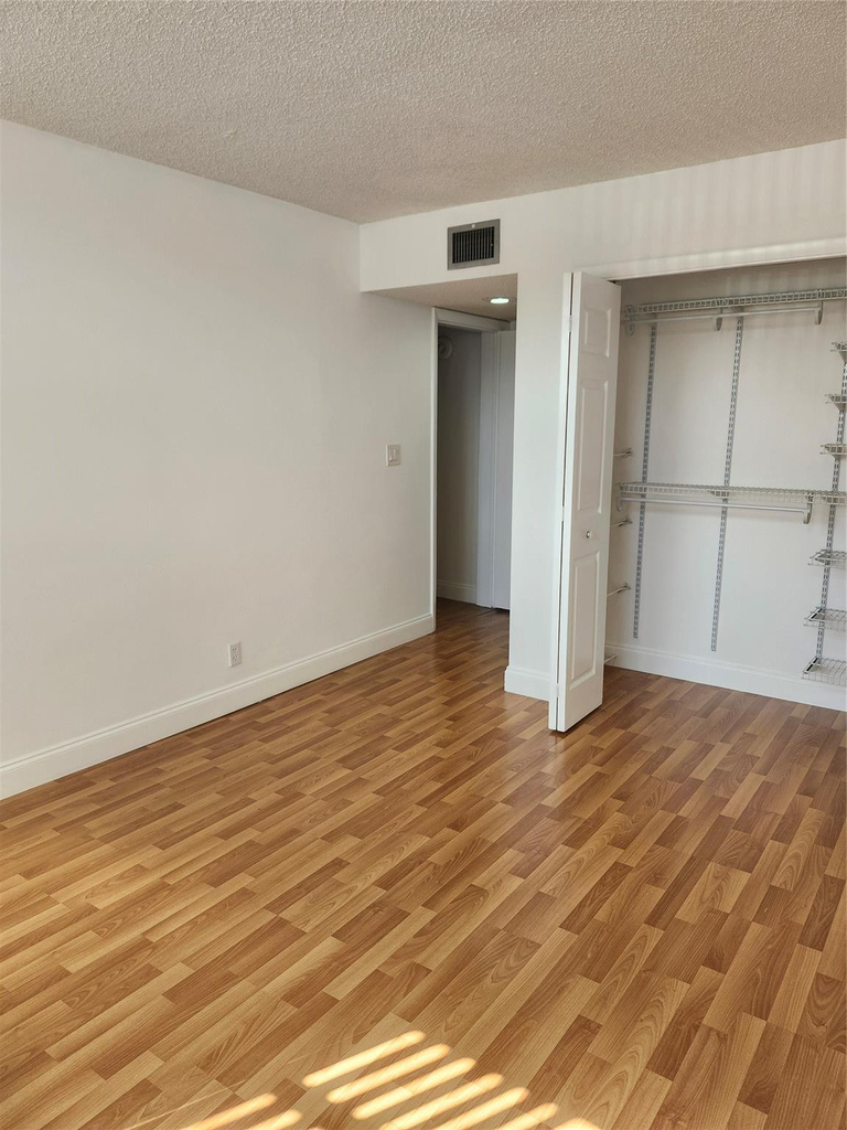 16251 Golf Club Road - Photo 11