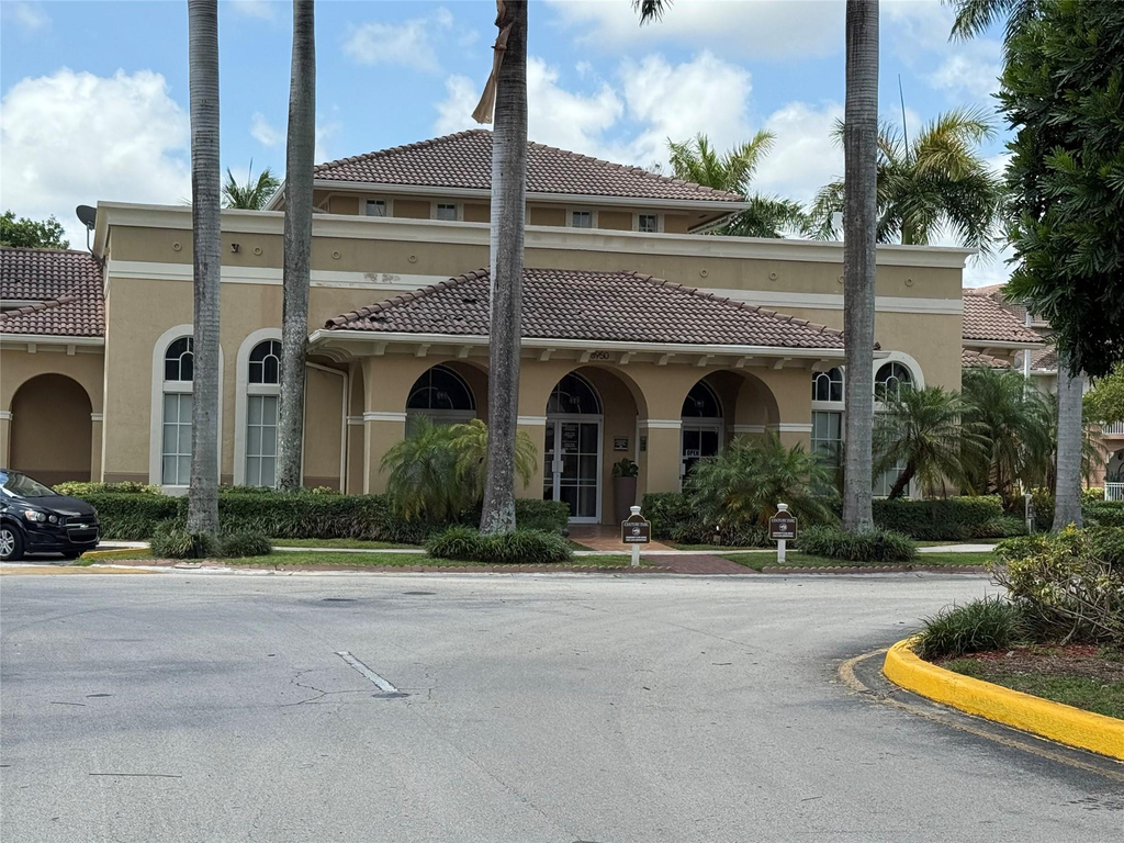8930 W Flagler Street - Photo 16
