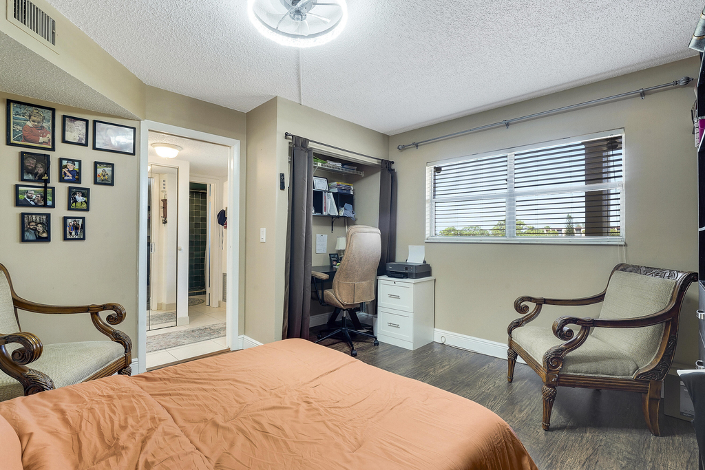 3755 Via Poinciana - Photo 0