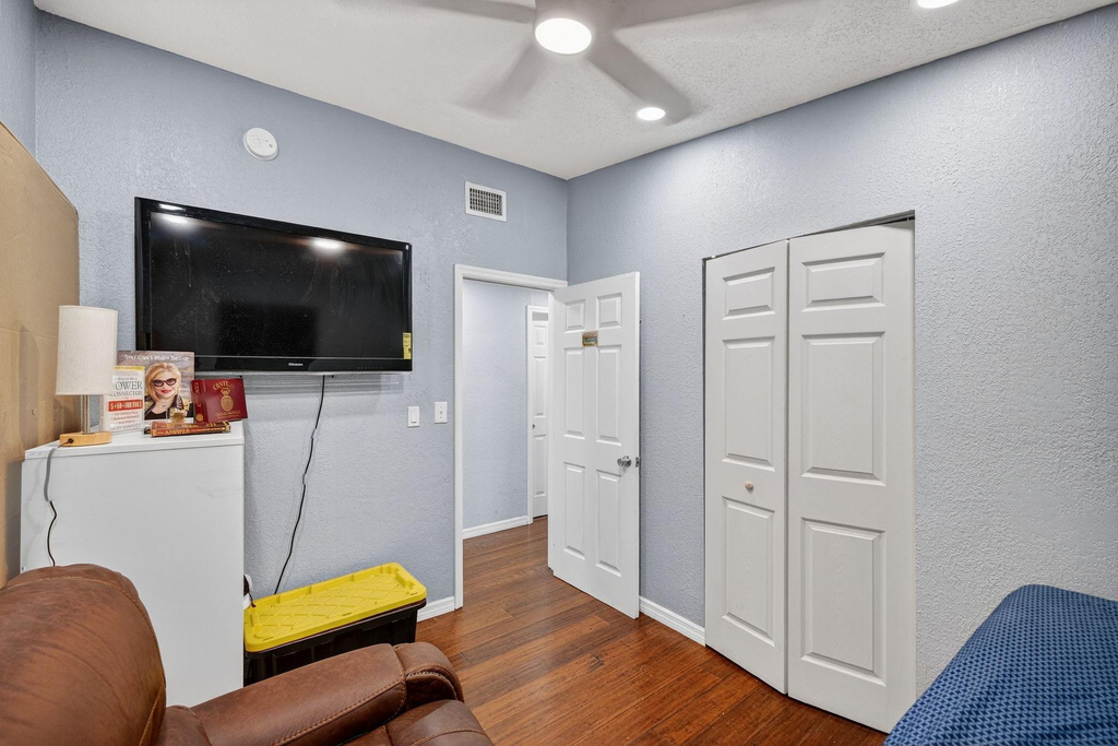300 Sw 25th Avenue - Photo 28